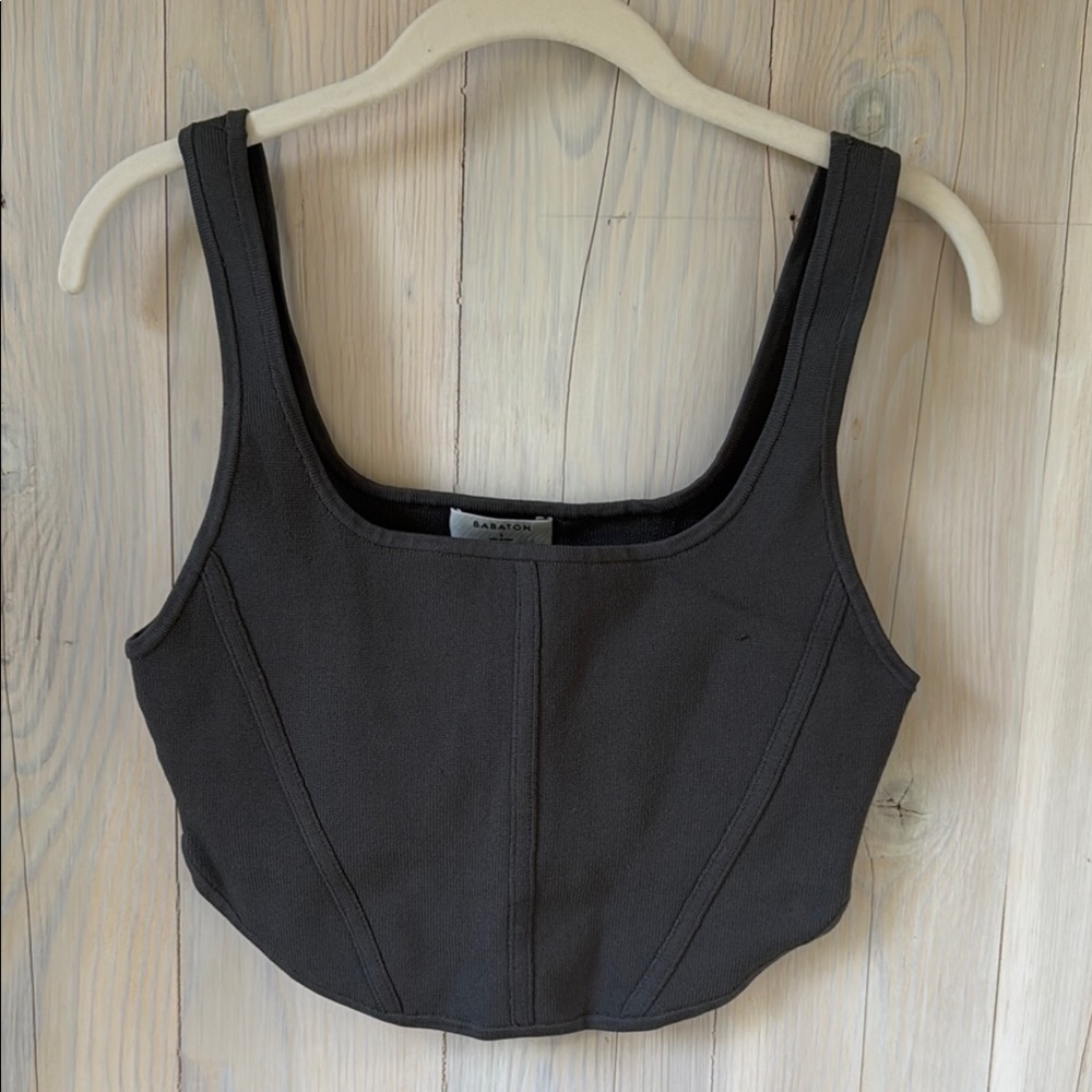 Babaton Top Size L